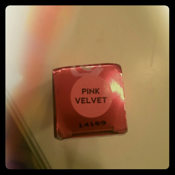 Pink velvet limecrime