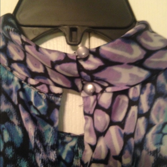 Purple and blue sleeveless summer blouse. - Picture 2 of 3