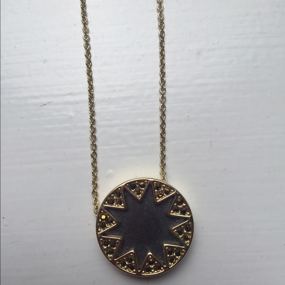 House of Harlow sunburst pendant necklace