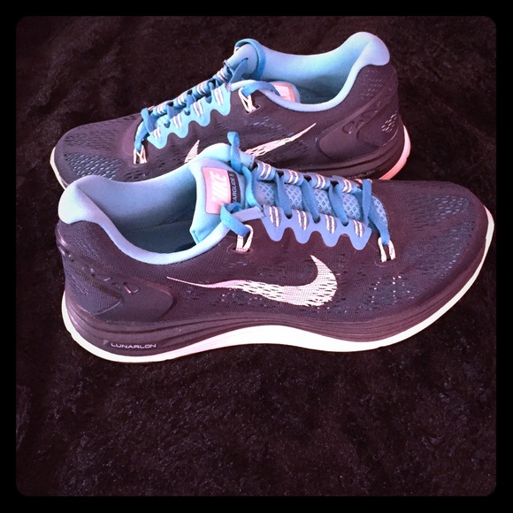 Nike Shoes - Nike running sneakers