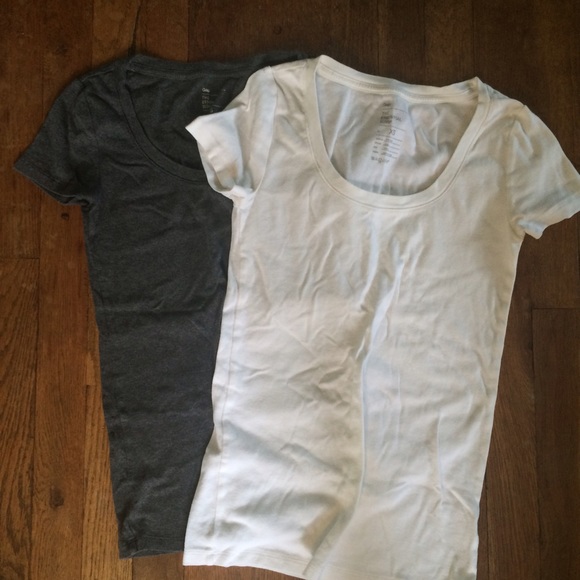 Two Gap scoop-neck tees