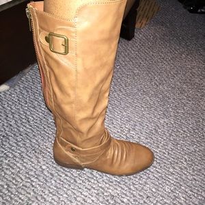 Chestnut boots