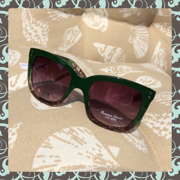 Other - NEW UV400 Dark Green & Tortoise SUNGLASSES 😎