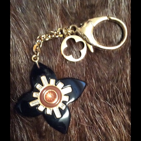 ✨LOUIS VUITTON Bag Charm✨ - Picture 3 of 3