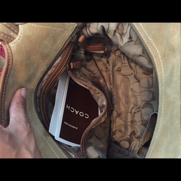 BNWT Authentic Coach bag Tan - Picture 4 of 4