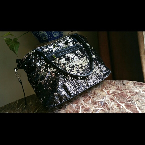 Purse - Picture 3 of 4