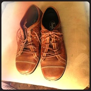 Women's 8.5 Aetrex lace comfort shoes