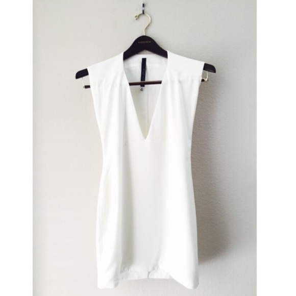AQ/AQ low cut V white dress