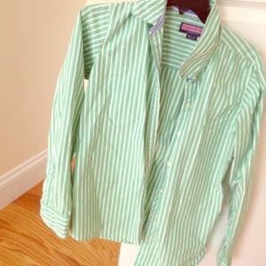 vineyard vines long sleeved shirt