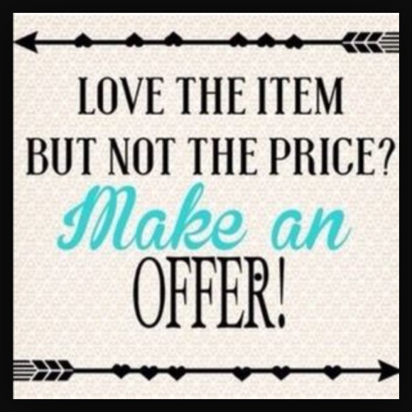 15% Off Bundles of Two or More!💋💄👛👠
