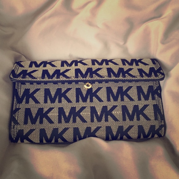Black Michael Kors wallet
