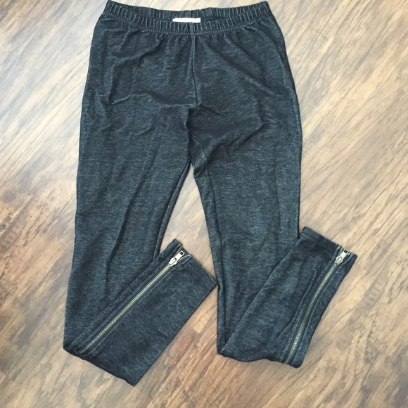 Leggings with zip