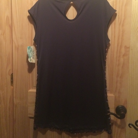 Dress - Picture 3 of 4