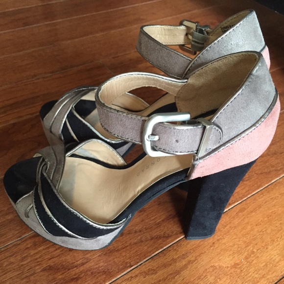 Grey Heels - Picture 3 of 4