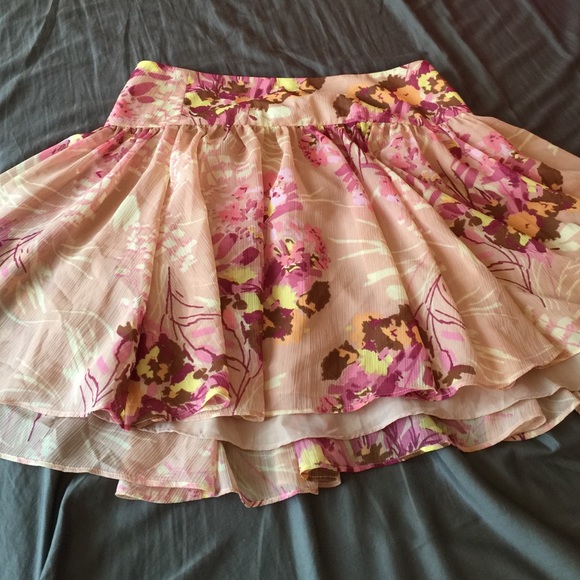 Gap- NWT floral skirt. Size 6