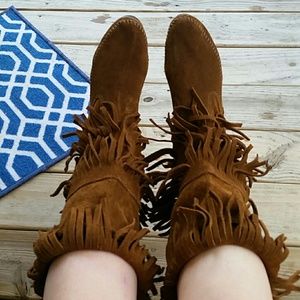 Minnetonka brown 3 layer fringe boots