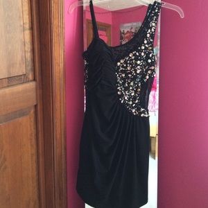 Short black homecoming dress