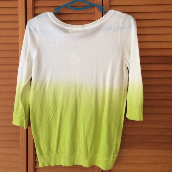 Creme and light green sweater - Picture 3 of 3