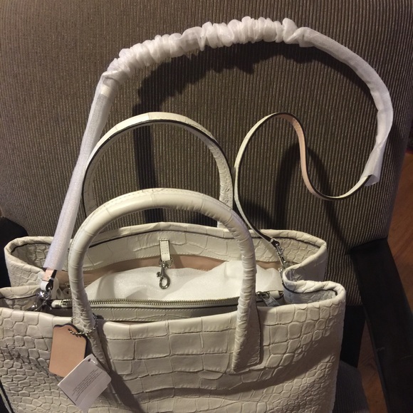 💝🎀COACH Embossed Leather Bag NWT - Picture 3 of 4