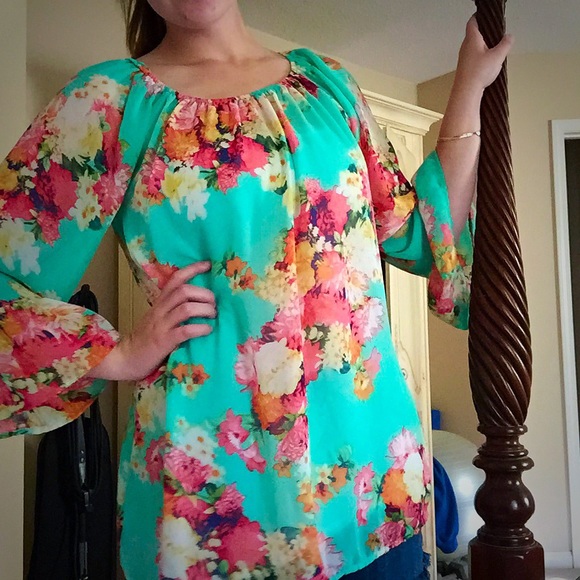 Floral blouse!