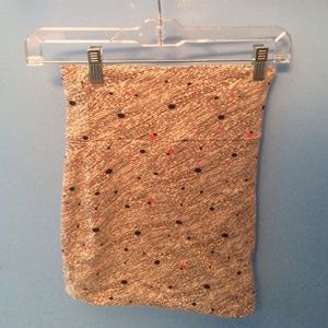 Super cute short summer skirt! Fits XS, S, M