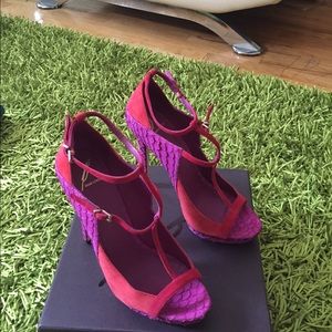B Brian Atwood Pink Suede & Fishprint Tstraps