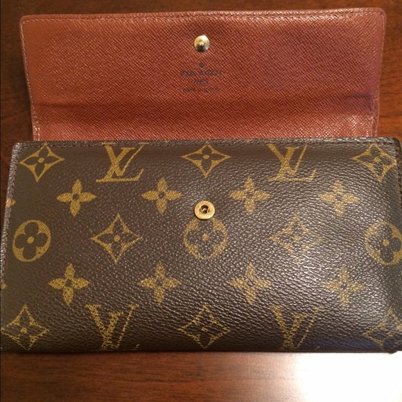 More pictures of authentic used LV wallet