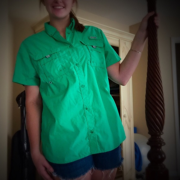 Columbia 💚shirt! Willing to negotiate the price!