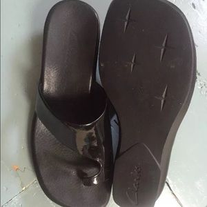 Clarks Patent Leather Thongs