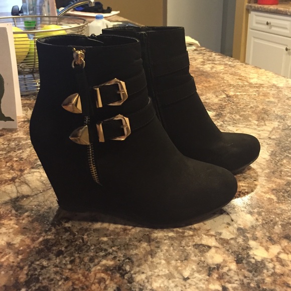Black ankle boot