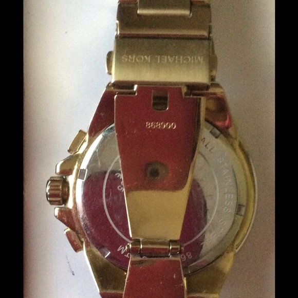 Michael Kors Gold plated Bradshaw Watch - Picture 3 of 4