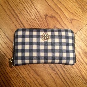LIMITED EDITION Tory Burch Robinson Zip Wallet
