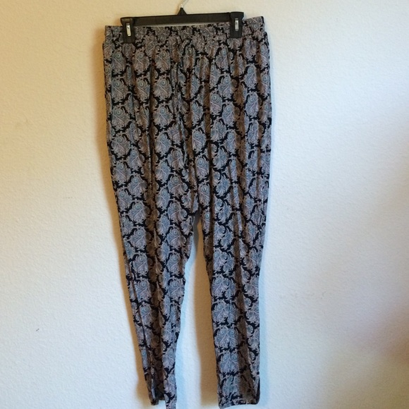 Patterned pants