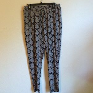 Patterned pants