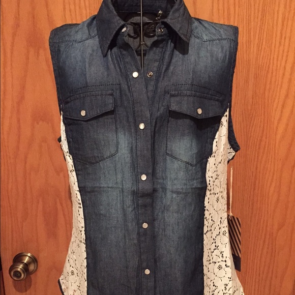Sleeveless jean shirt