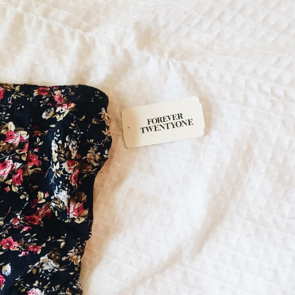 Ruffled Floral shorts! - Picture 2 of 2