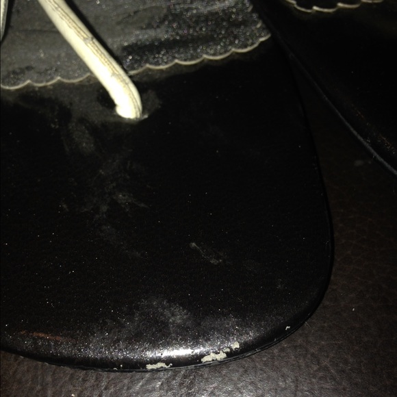 Black heels with black/white flower - Picture 4 of 4