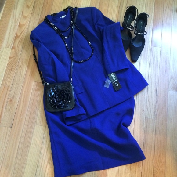 💙 Kasper Suit ✨✨DEAL ✨✨ - Picture 3 of 4