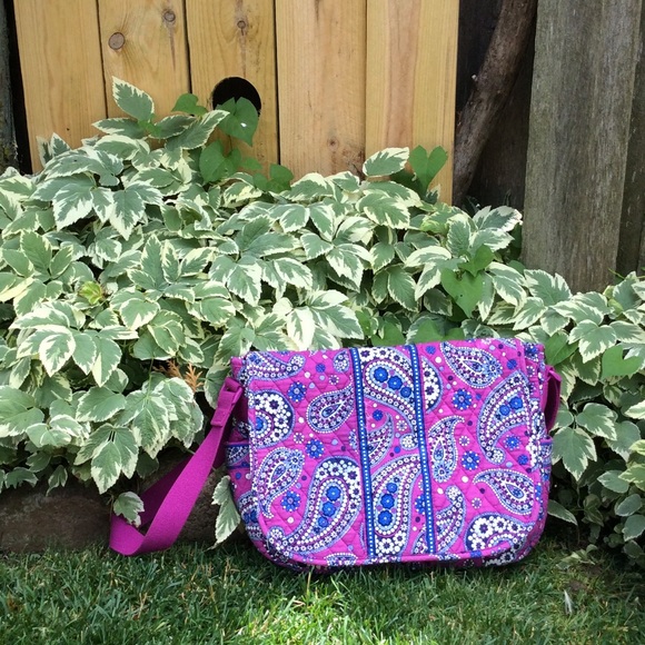 Vera Bradley messenger bag (boysenberry) 💜