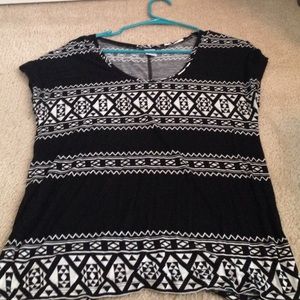 Black and white shirt sleeve top