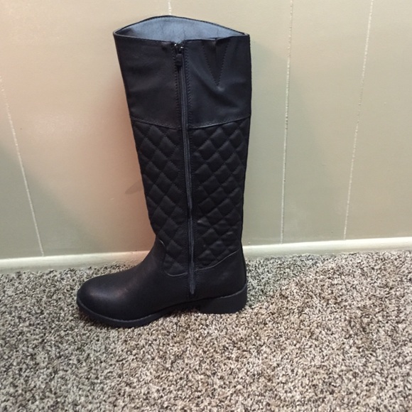 Quilted boots