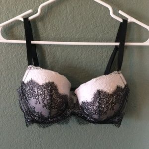 VICTORIA'S SECRET 32DD All Over Lace Bra