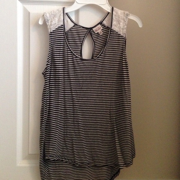 Black and white stripped tank top