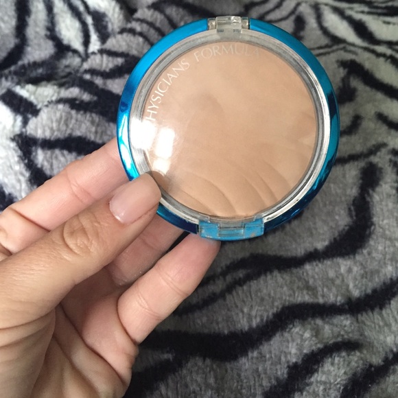 Physicians formula mineral wear pressed powder