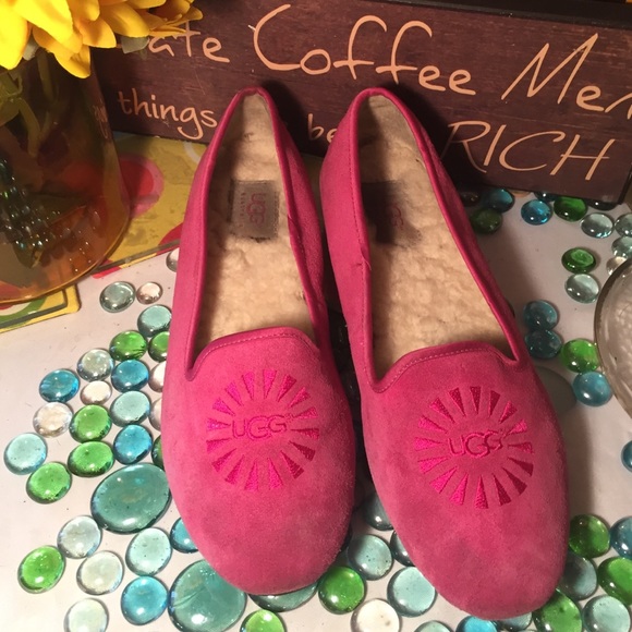 UGG Flats - Picture 2 of 4