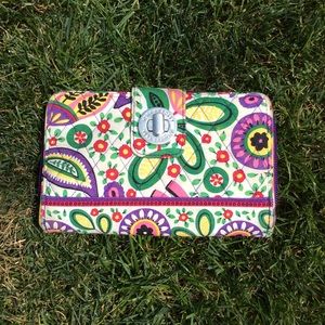 Vera Bradley zipper wallet (viva la Vera)