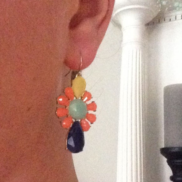 • Statement Earrings • - Picture 3 of 4