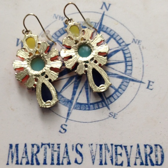 • Statement Earrings • - Picture 4 of 4