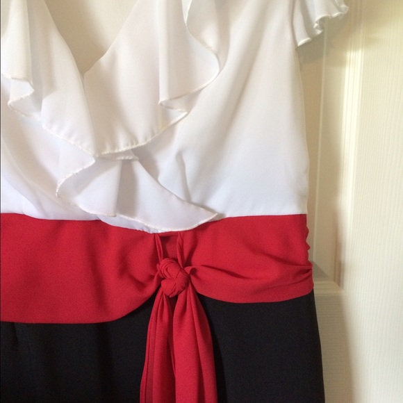 Dress - Picture 3 of 4