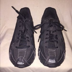 All black nike shocks